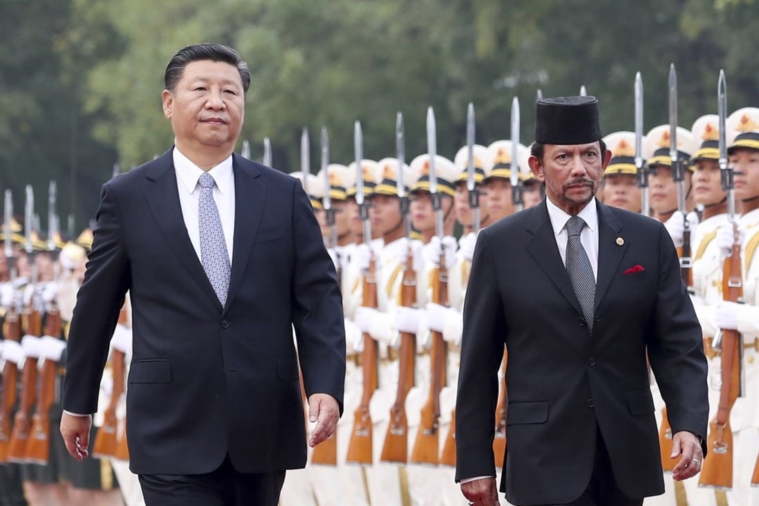 Chinese President Xi Jinping and Brunei’s Sultan Haji Hassanal Bolkiah. Photo: Xinhua