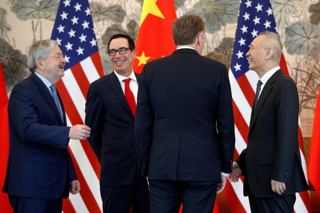 Chinese Vice-Premier Liu He, US Treasury Secretary Steven Mnuchin, US Trade Representative Robert Lighthizer, and US Ambassador to China Terry Branstad talk after concluding their meeting at the Diaoyutai State Guesthouse in Beijing, China, May 1, 2019. Photo: Reuters