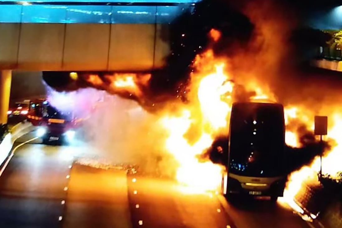 Road Closed In Central After Kmb Bus Bursts Into Flames In The Heart Of Hong Kong South China Morning Post