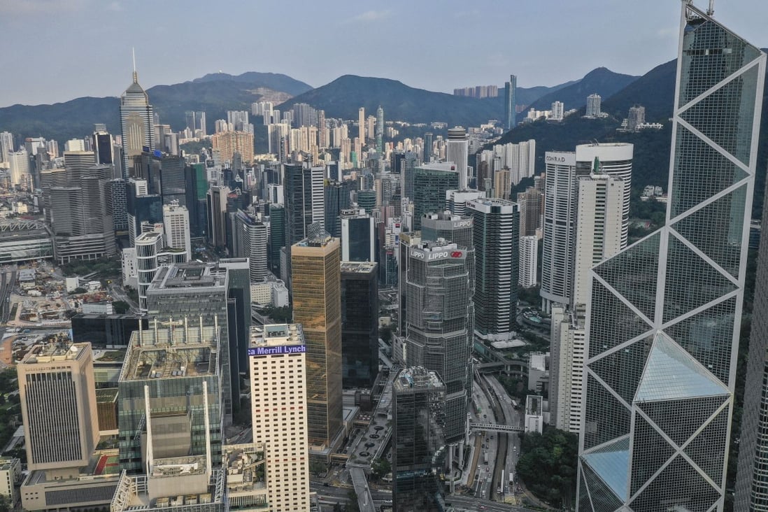 Hong Kong’s expat workers enjoy better pay packages as perks including