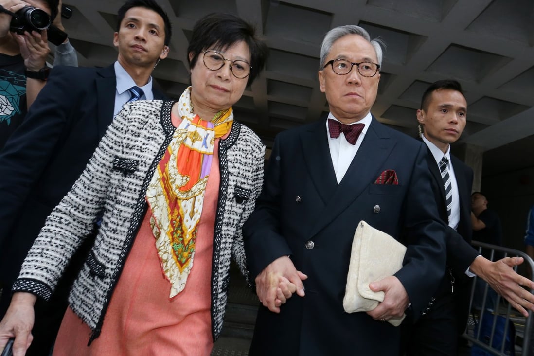 Accompanied by his wife Selina Tsang Pou Siu-mei, former chief executive Donald Tsang Yam-kuen, appears at the High Court in Admiralty to lodge his appeal bid. Photo: Dickson Lee