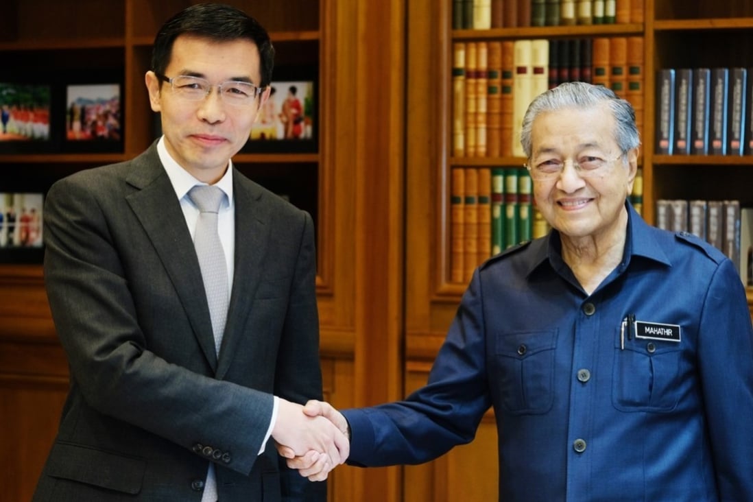 Tang Xiao’ou, founder of AI start-up SenseTime, meets Malaysian Prime Minister Mahathir Mohamad. Photo: Handout