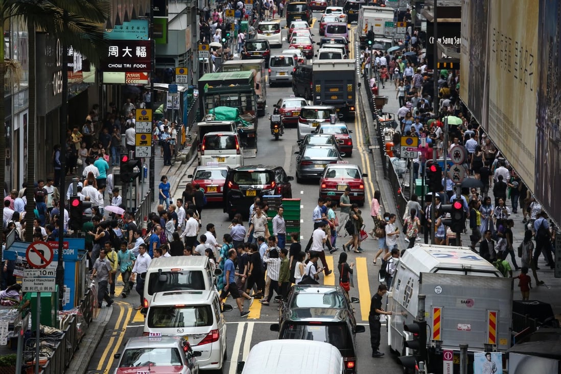 According to government figures, the annual average daily traffic entering and leaving the Central core district has increased from 463,000 vehicles in 2003 to 503,400 in 2017. Photo: Jonathan Wong