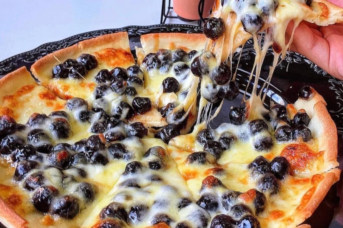 The global boba tea market is projected to reach US$3,214 million by 2023. Such is its popularity that adventurous chefs have begun using it to make food dishes. The newly opened pizzeria, MyPizzaLab in Malaysia serves ‘highly experimental’ boba pizza without traditional toppings. Photo: Instagram