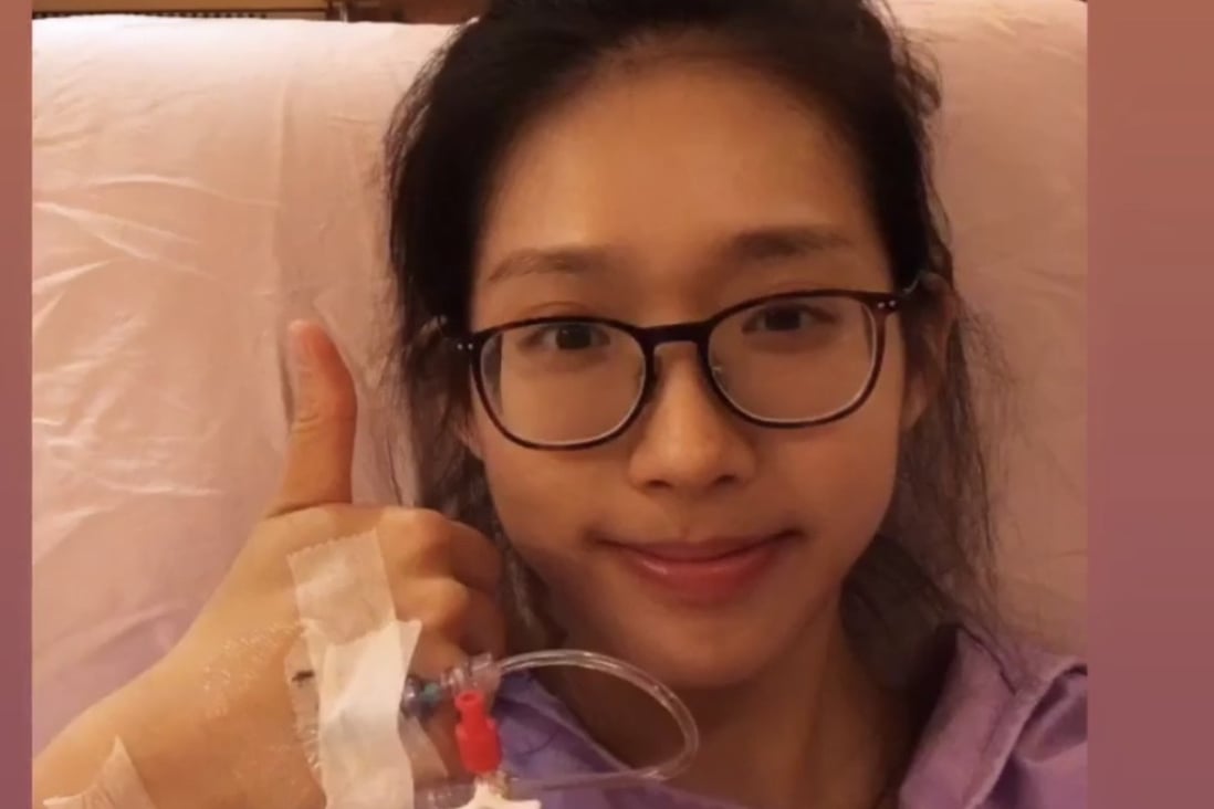 Vivian Kong gives the thumbs up after ACL knee surgery. Photo: Instagram