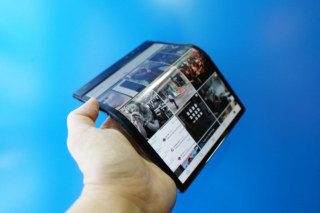 First Foldable Screen ‘World’s first’ foldable phone reviewed – and it’s not a Samsung or ...