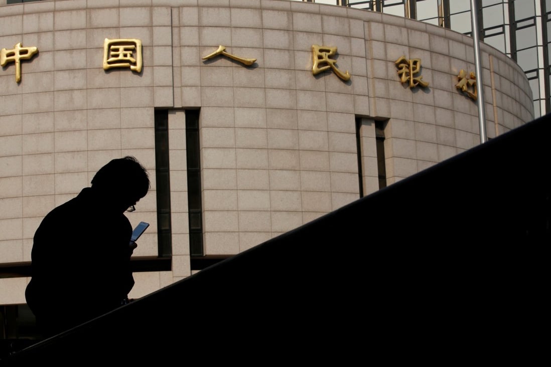 According to the People’s Bank of China, short-term lending to corporations in July fell 219.5 billion yuan (US$31 billion), having dropped by 103 billion yuan at the same time last year. Photo: Reuters