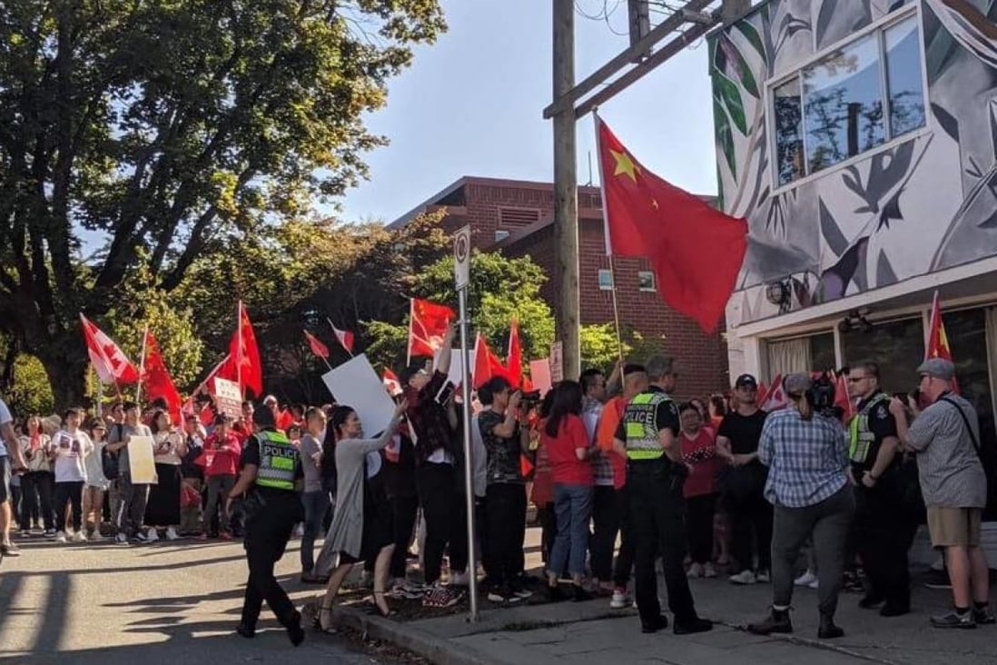 Pro-China protesters surround the Tenth Church in Vancouver, where people were attending a prayer meeting for Hong Kong on Sunday. Photo: Vancouver Christians for Peace, Love and Justice