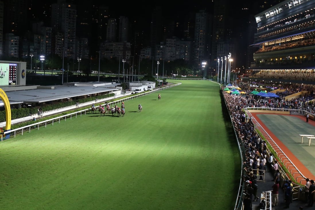 Horses race at Happy Valley. Photos: Kenneth Chan