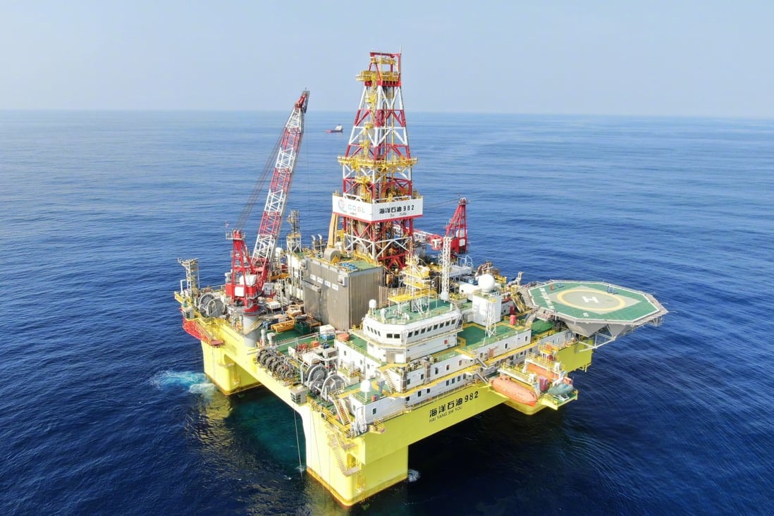 Beijing has deployed a new oil rig in the disputed waters of the South China Sea. Photo: Weibo