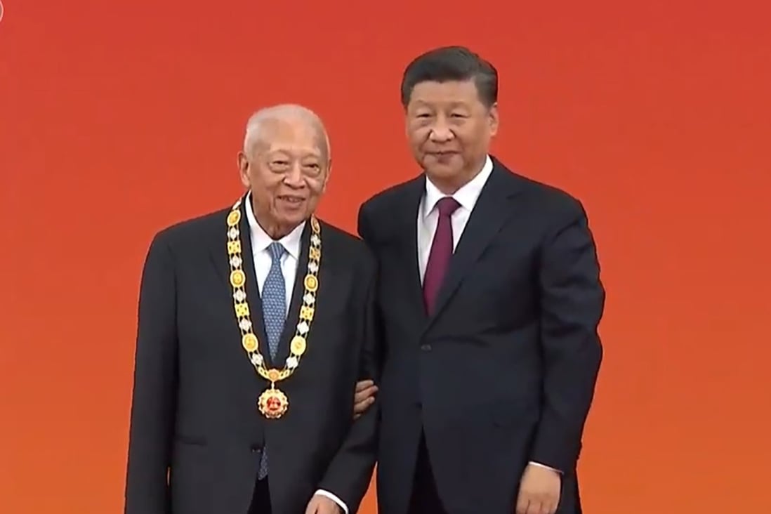 Hong Kong S First Chief Executive Tung Chee Hwa Among 36 Chinese National Award Winners South China Morning Post