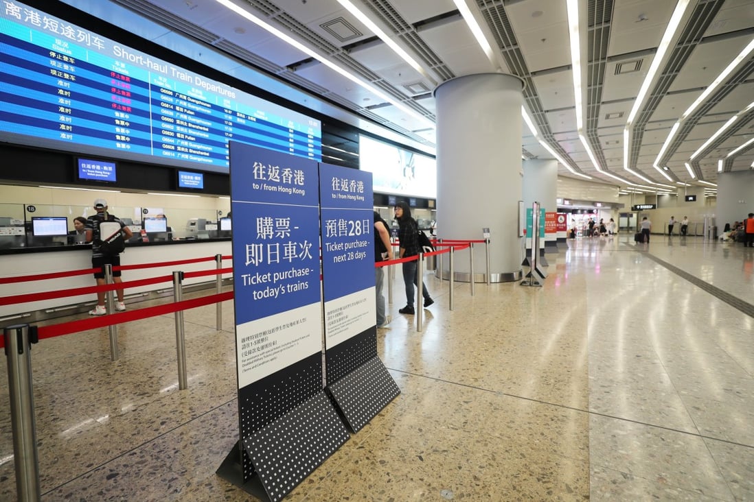 According to data from China’s migration administration bureau, the number of mainland tourists crossing the border into Hong Kong in the first six days of golden week plunged 15.1 per cent from the same period a year ago, due in part to the reduced flow between Shenzhen and Hong Kong. Photo: Xinhua