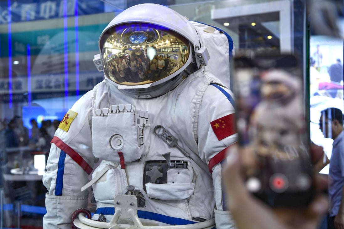 A space suit at an exhibition of high technologies and equipment in Yinchuan, northwest China. Photo: Xinhua