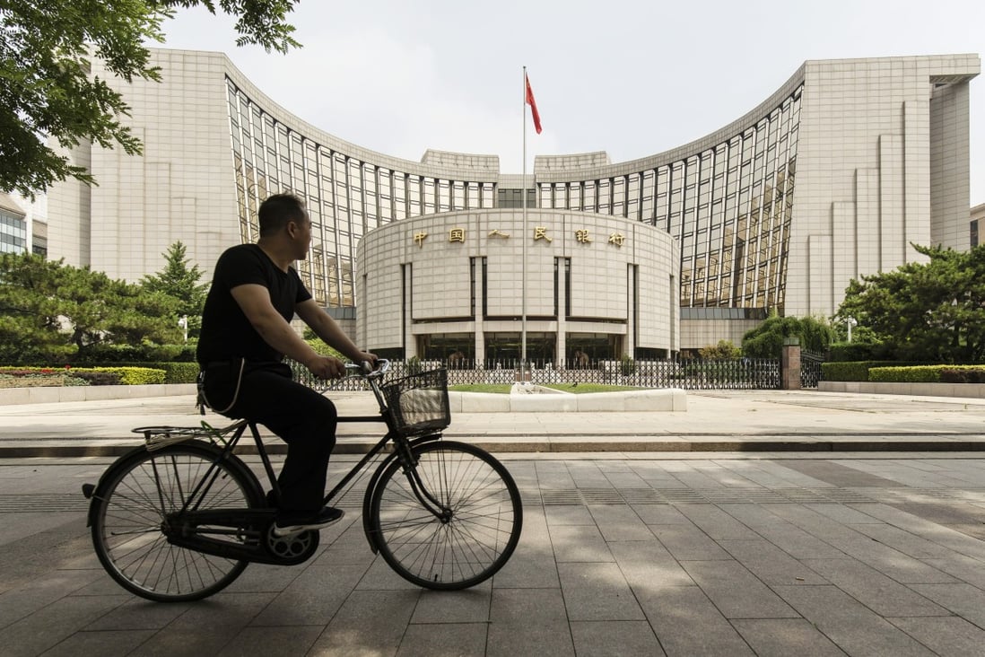 Market observers believe the People’s Bank of China (PBOC) will refrain from following the US Federal Reserve in cutting interest rates. Photo: Bloomberg