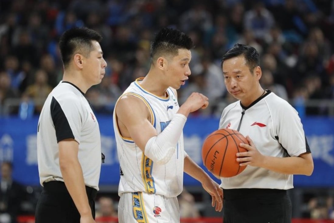 Jeremy Lin of the Beijing Ducks talks to the referees during his side's win over the Shandong Heroes at Cadillac Arena in Beijing. Photo: Sina Sports