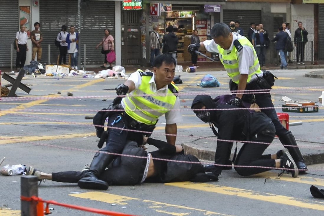 Hong Kong’s police force has gained support from online commenters on the mainland. Photo: Nora Tam