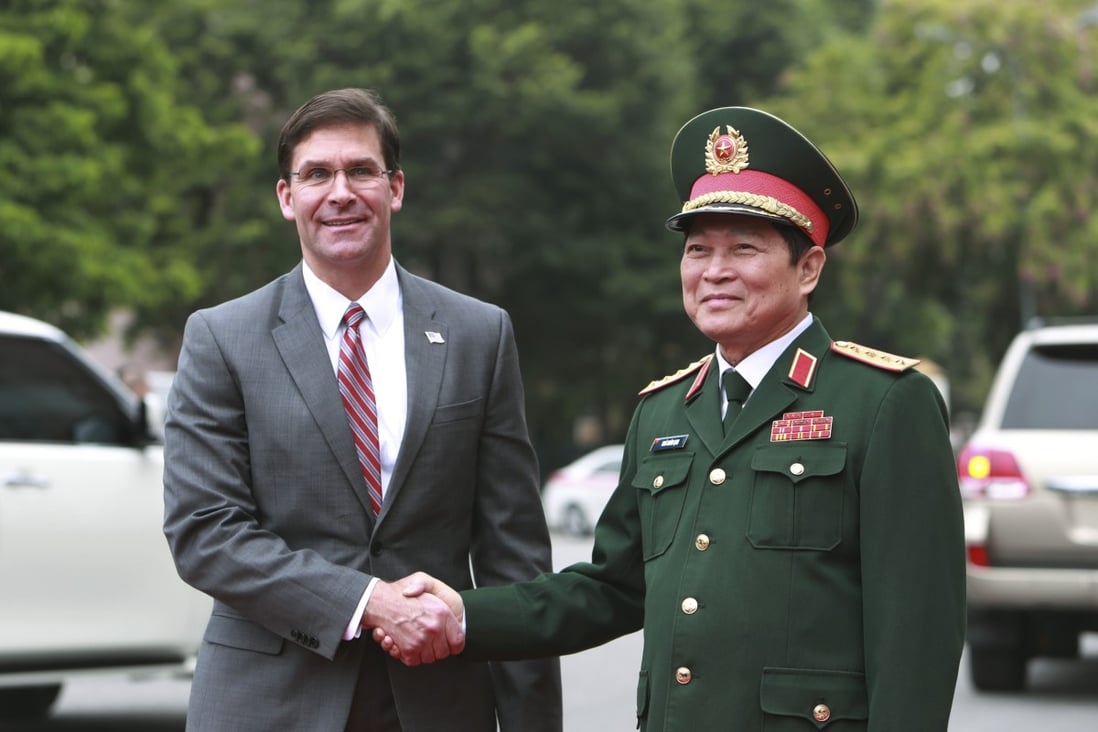 US Defence Secretary Mark Esper and Vietnamese Defence Minister Ngo Xuan Lich meet in Hanoi on November 20, 2019. Photo: AP