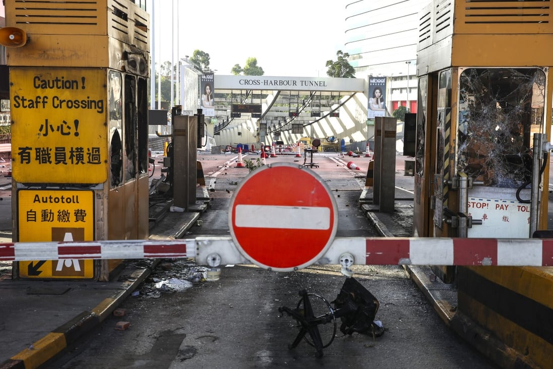 The Cross-Harbour Tunnel remains shut due to roadblocks on November 17. Intensifying clashes between protesters and police hurt property market sentiment last month. Photo: Winson Wong