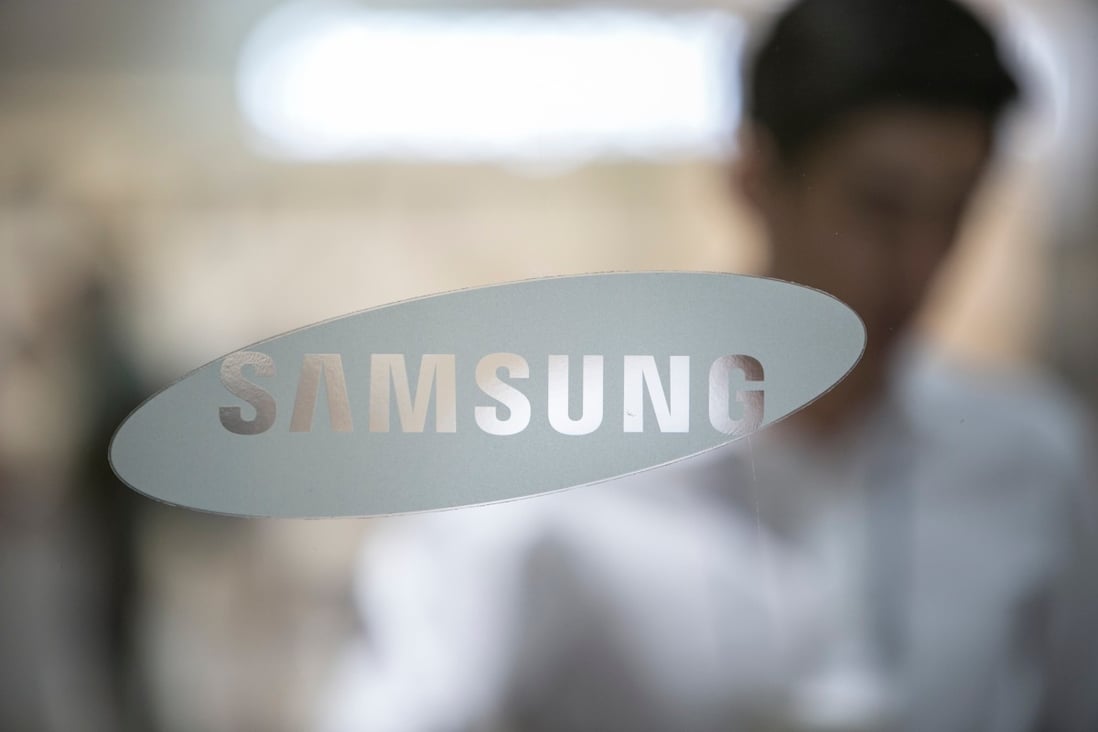 Samsung is the world’s largest maker of NAND flash memory chips, which can hold data permanently and are found in mobile devices, memory cards, USB flash drives and solid-state drives. Photo: Bloomberg