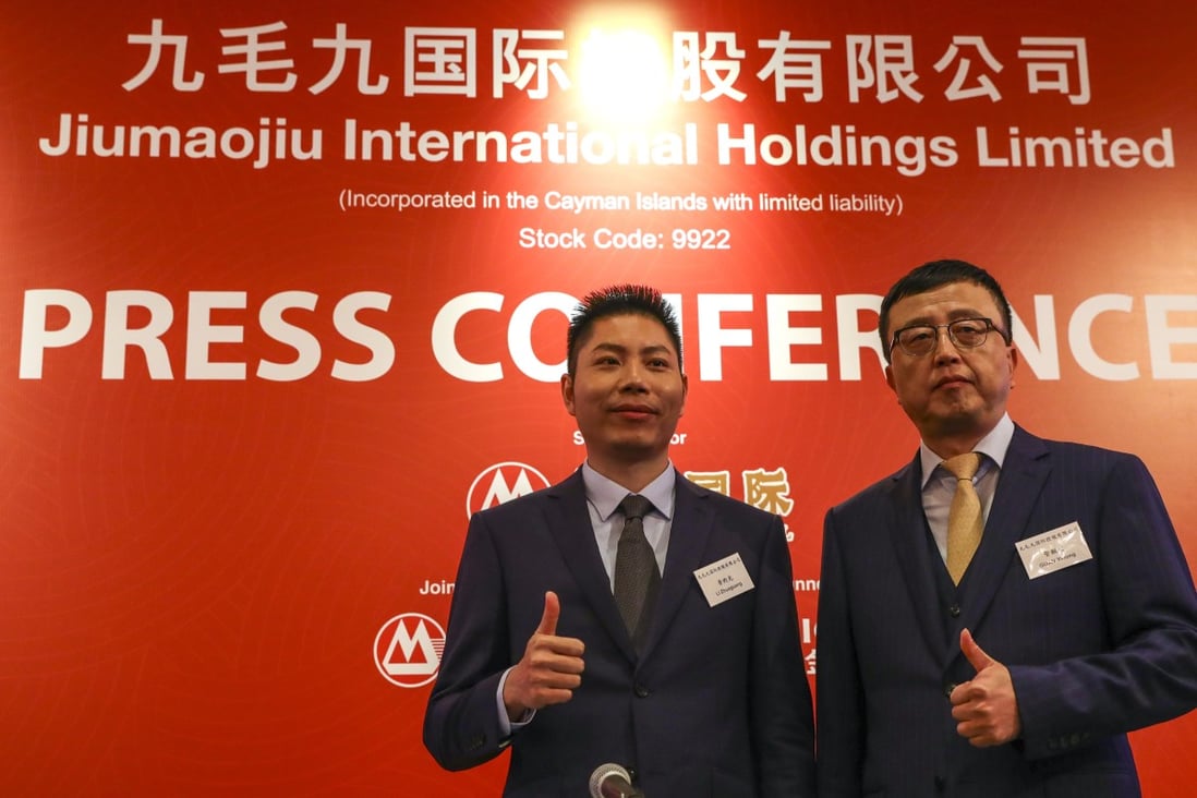 Li Zhuoguang (left) CFO of Jiumaojiu International Holdings, and CEO Guan Yihong at Island Shangri-La Hotel in Admiralty, on December 29, 2019, to announce the company’s IPO. The subscription closed on Wednesday. Photo: May Tse