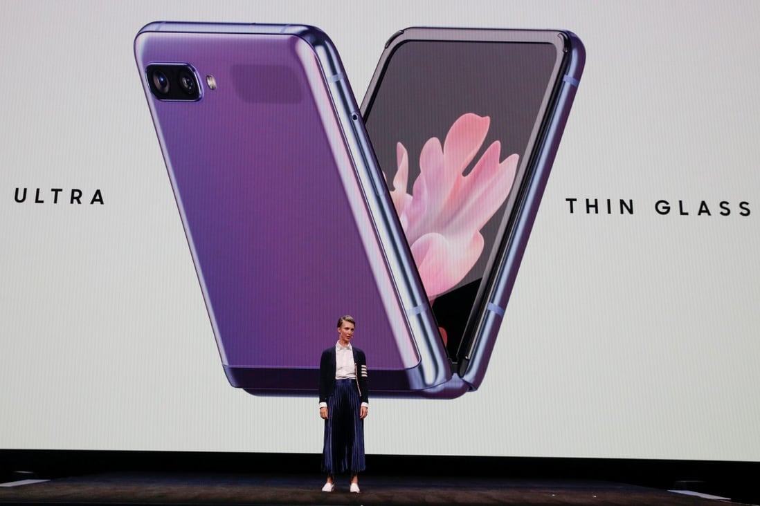 Rebecca Hirst, head of UK product marketing of Samsung Electronics, unveils the Z Flip foldable smartphone during Samsung Galaxy Unpacked 2020 in San Francisco, California, US February 11, 2020. Photo: Reuters
