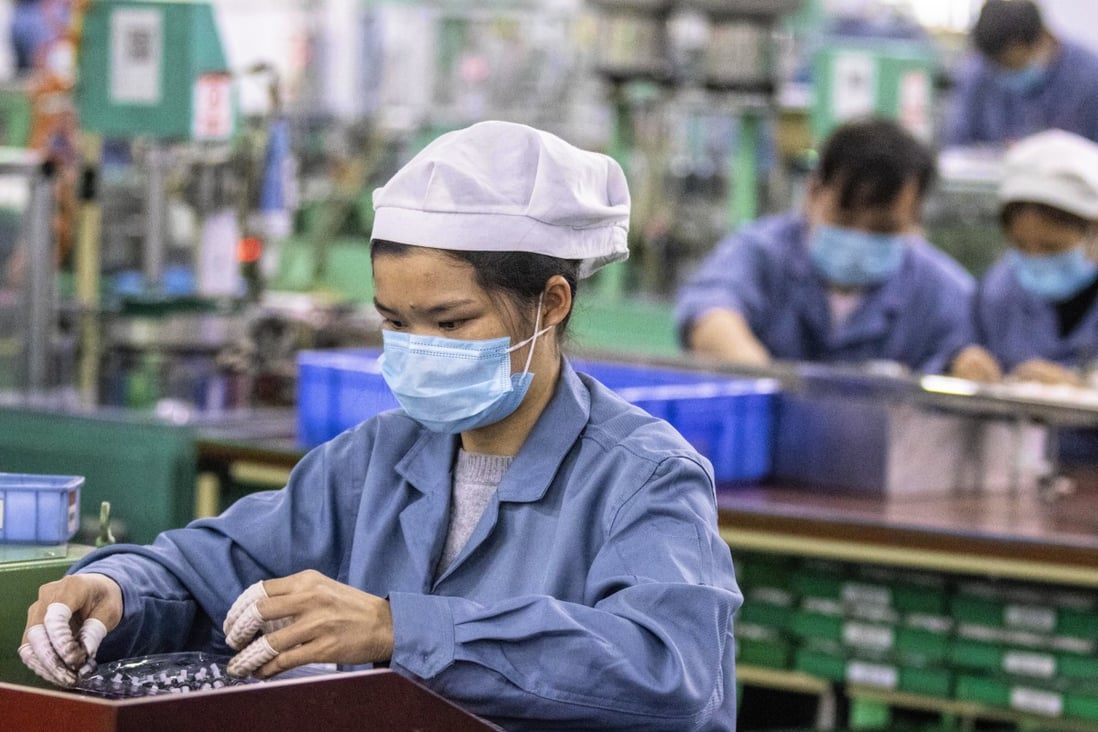 The official manufacturing purchasing managers’ index (PMI) dropped to 35.7, the National Bureau of Statistics (NBS) said on Saturday, having slipped to 50.0 in January when the impact of the coronavirus was not yet visible. Photo: EPA-EFE