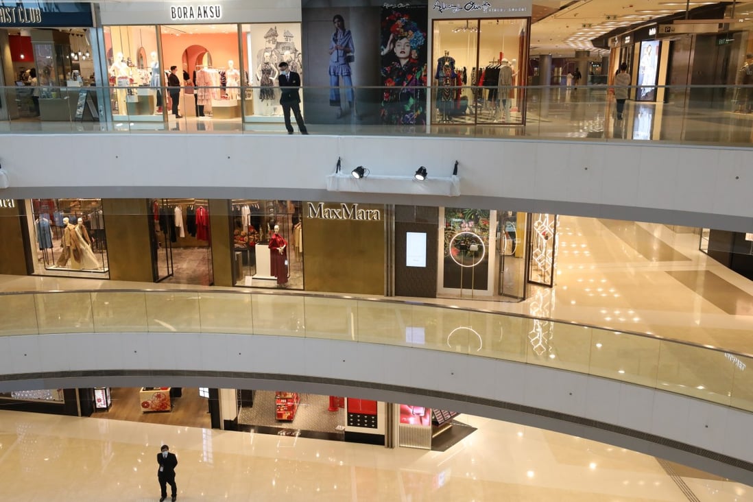 An almost empty mall in Hong Kong’s Central district. Prices of shops in the city’s four main shopping districts have fallen by about 20 per cent since 2018, according to Midland IC&I. Photo: Nora Tam