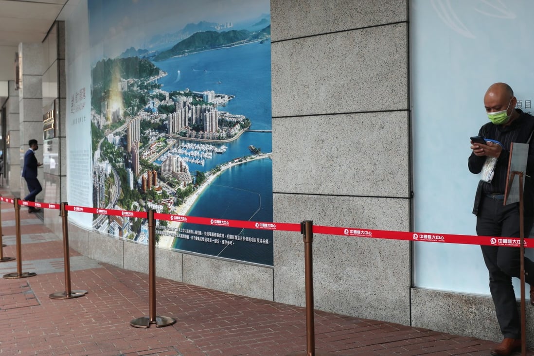 Empty queue at the second batch of China Evergrande's Emerald Bay flats in Tuen Mun on March 7, a typical sight at recent property launches as Hong Kong’s economy suffers from coronavirus outbreak and protests. Photo: Xiaomei Chen