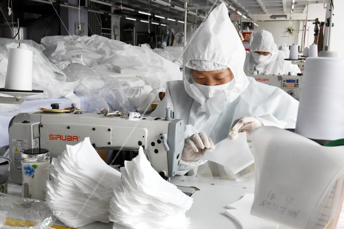 China's daily output of face masks reached 116 million units as of Saturday, 12 times the figure reported on Feb. 1 as factories of all stripes crank up new production lines to meet a surge in demands, the National Development and Reform Commission said. Photo: Xinhua