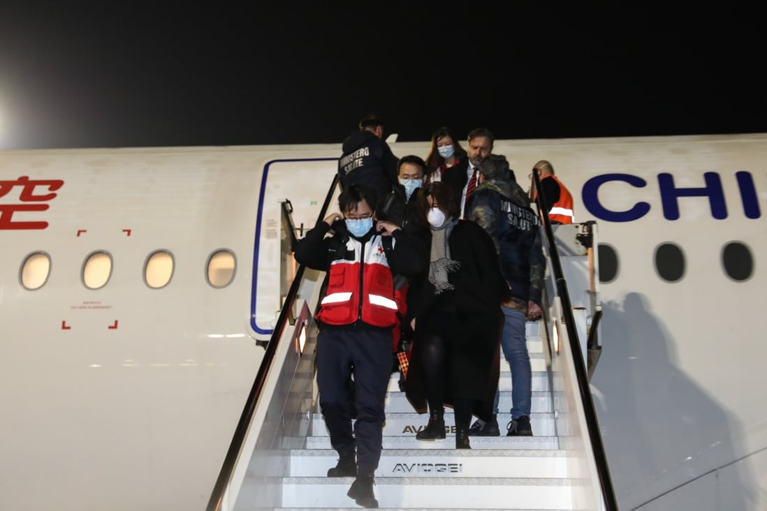 Members of a Chinese aid team arrive at Fiumicino Airport in Rome last week. Photo: Xinhua
