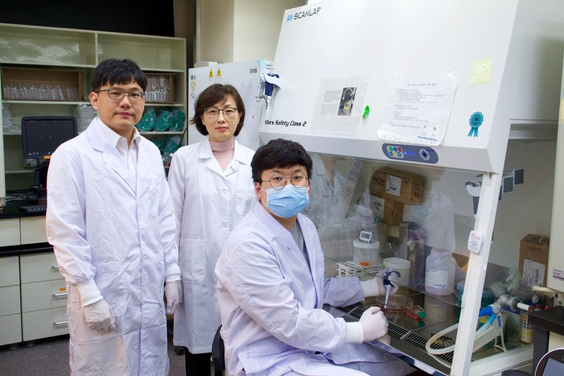 The research team at the Centre for RNA Research in Seoul’s Institute for Basic Science led by V. Narry Kim (centre). Photo: Handout