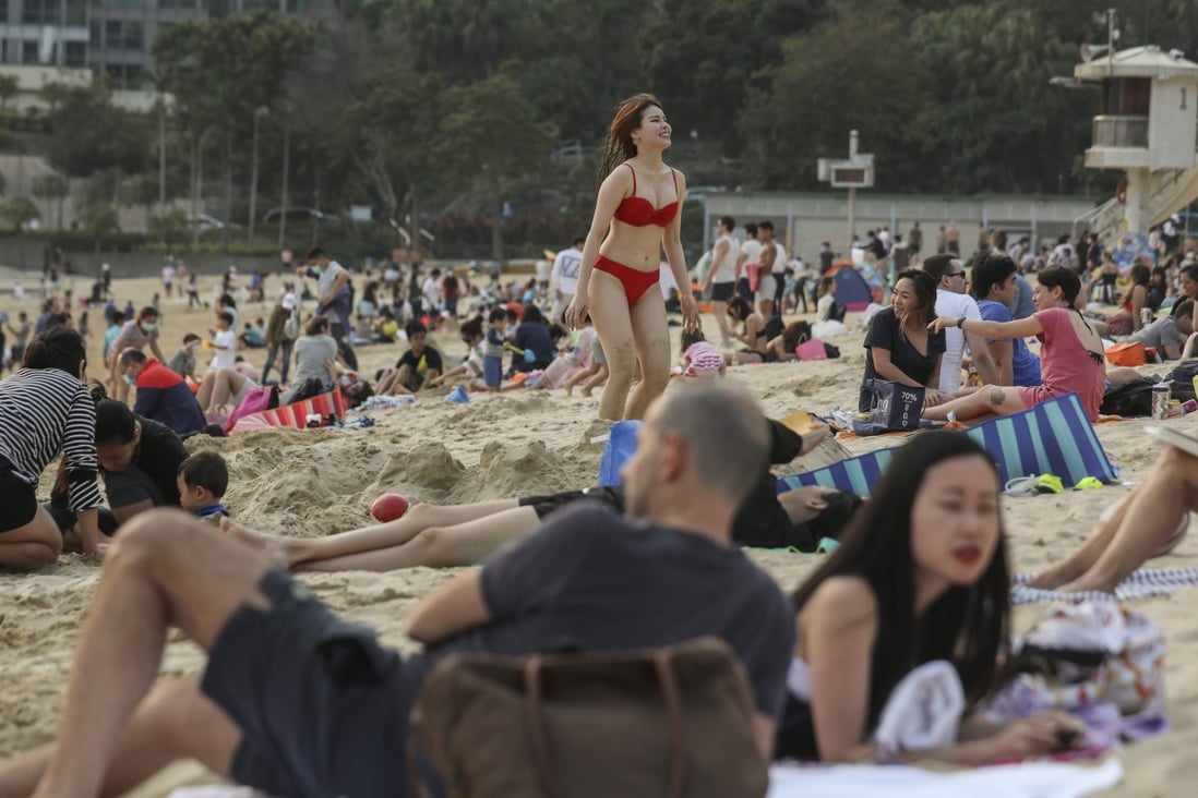 People pack Repulse Bay Beach on the first day of the long Easter weekend. Photo: Xiaomei Chen