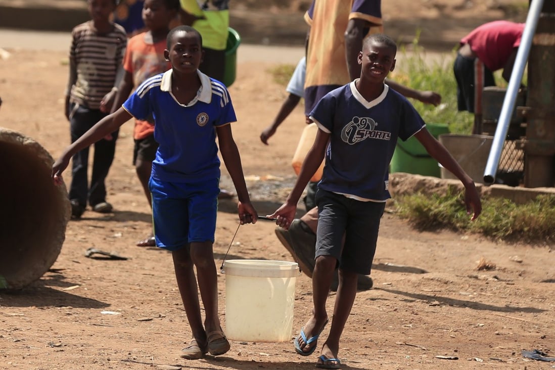 Coronavirus In Zimbabwe People Risk Covid 19 Death Just To Fetch Water South China Morning Post