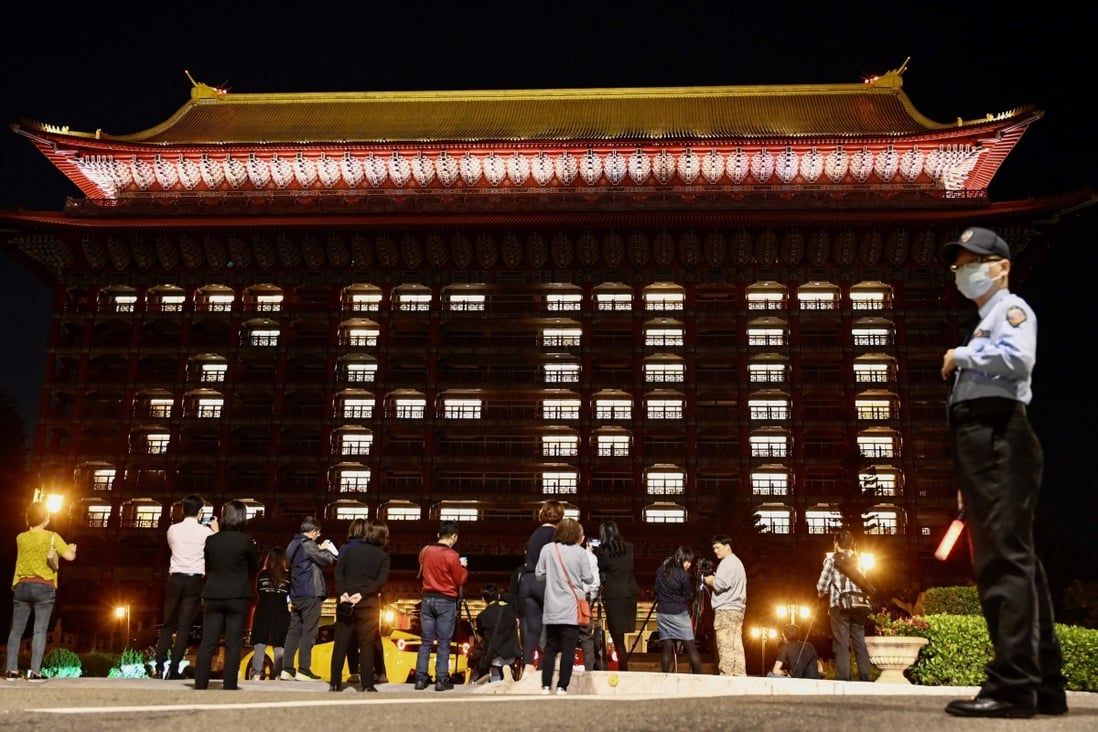 In this photo from April 17, a hotel in Taipei is illuminated to form the word ‘zero’ after Taiwan reported no new coronavirus cases for two consecutive days. Photo: AFP