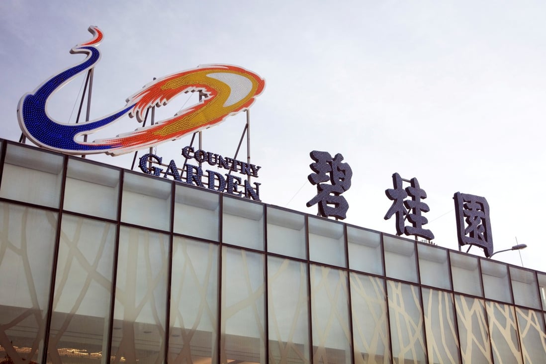 The logo of property developer Country Garden is seen on a building in Dalian, Liaoning province. Photo: Reuters