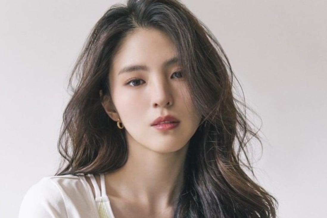 Watch as Han So-hee – a fresh-faced, 25-year-old from Ulsan, South Korea – takes on new-found fame due to her role as the plucky mistress from hit drama, The World of the Married. Photo: xeesoxee.fanpage/Instagram