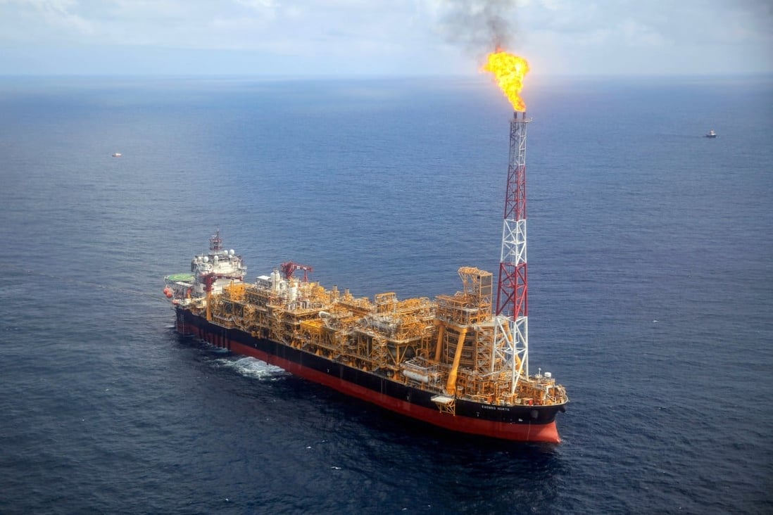 The oil price crash severely cut Angola’s revenue and raised concerns over its ability to repay its loans. Photo: Reuters