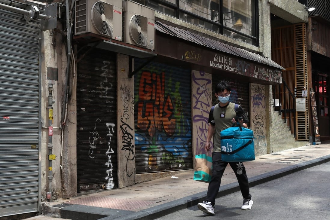 Workers in Hong Kong’s gig economy – including temporary employees for online delivery platforms – are struggling, as the coronavirus pandemic pummels the city’s economy deeper into recession following months of social unrest. Photo: Nora Tam