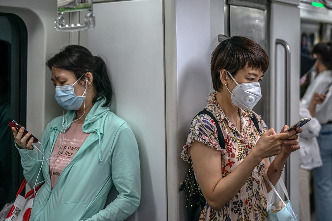 A new Chinese study suggests face masks and hand hygiene are effective ways to stop transmission of the virus. Photo: EPA-EFE