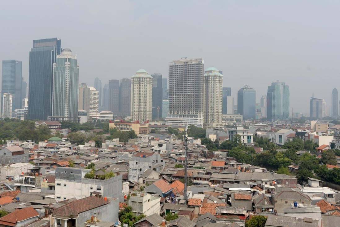 A mist of fumes, dust and smoke blankets the skyline of Jakarta, Indonesia’s capital, in 2019. Photo: Xinhua