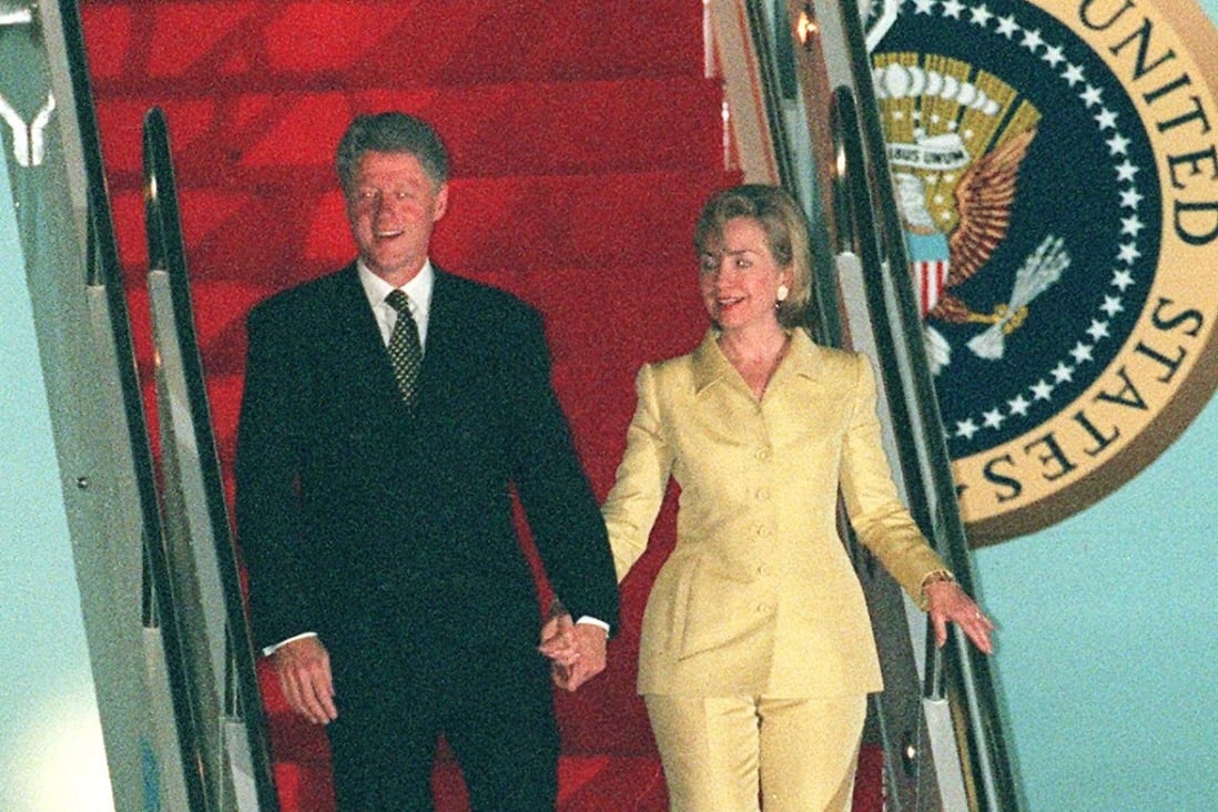 Bill and Hillary Clinton step off Air Force One at Hong Kong’s Chek Lap Kok airport on July 2, 1998. Photo: Martin Chan / SCMP