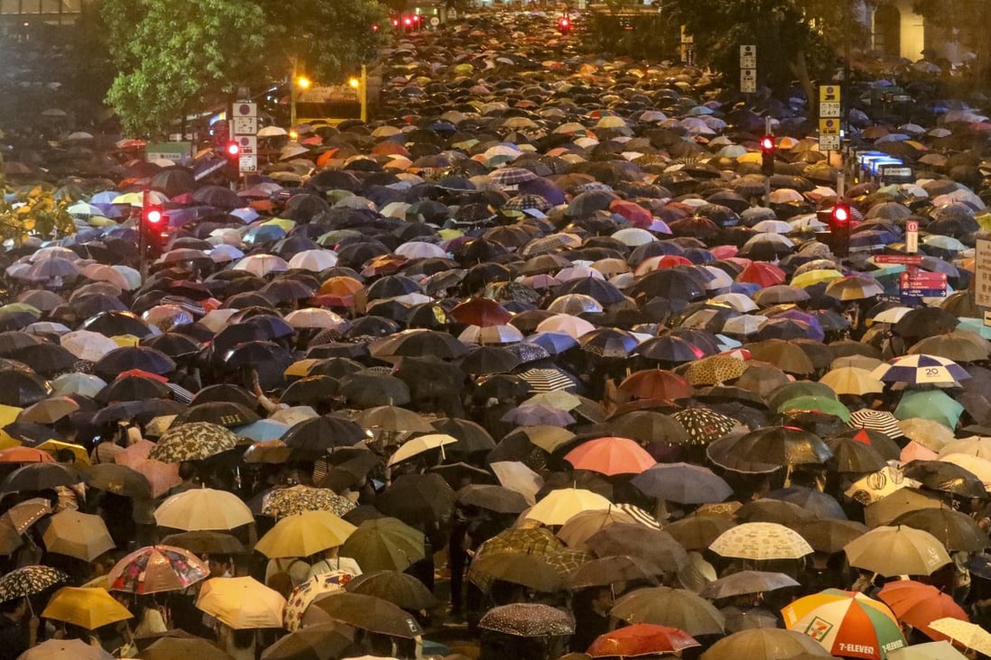 An estimated 40,000 civil servants and residents gather at Chater Garden, Central, to attend a rally supporting anti-government protesters last August. Photo: Felix Wong
