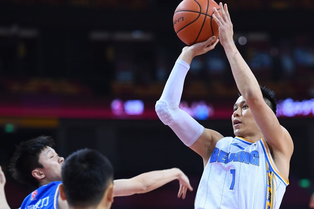 Jeremy Lin of the Beijing Ducks shoots during their win over the Fujian Sturgeons in the Chinese Basketball Association. Photo: Xinhua