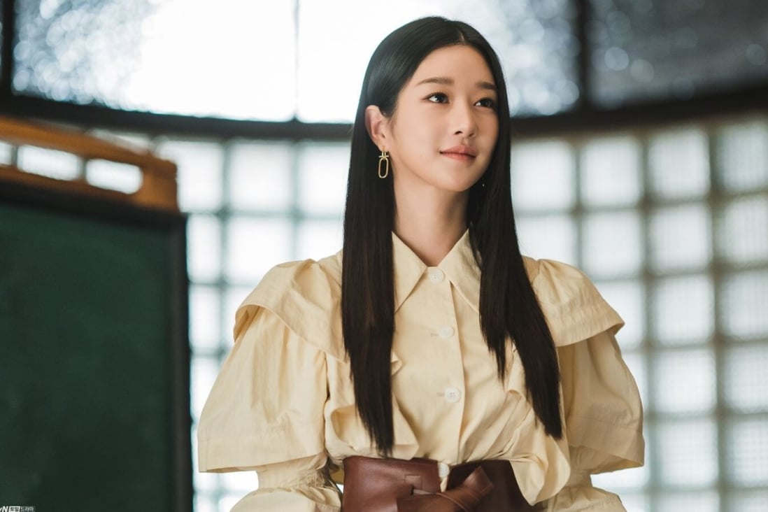 Seo Ye-ji in one of her more casual outfits: a puff-sleeved dress with an obi belt from Loewe. Photo: TvN