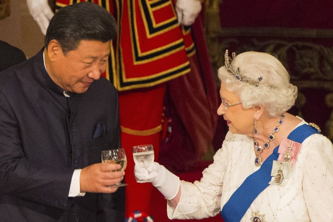 Chinese President Xi Jinping with Britain’s Queen Elizabeth in 2015. Photo: AP
