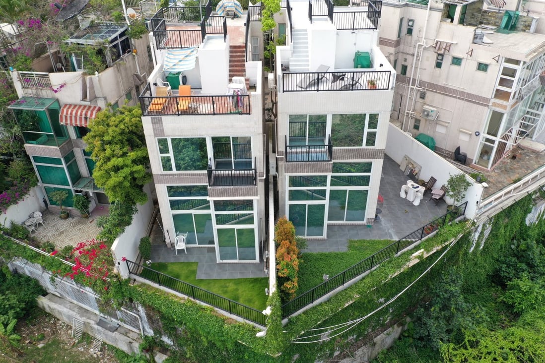 Aerial view of the adjoining property owned by Otto Poon Lok-to (centre right) and his wife, the Secretary for Justice Teresa Cheng Yeuk-wah (left) at Villa de Mer in Tuen Mun. Poon was fined HK$20,000 in 2019 after being found guilty of building an unauthorised pool in his garden. Photo: Sam Tsang