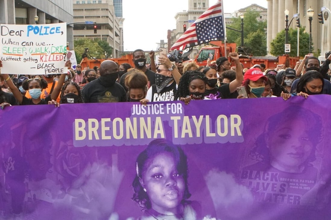 Protesters march through downtown Louisville, Kentucky, on September 25, 2020. Photo: Reuters