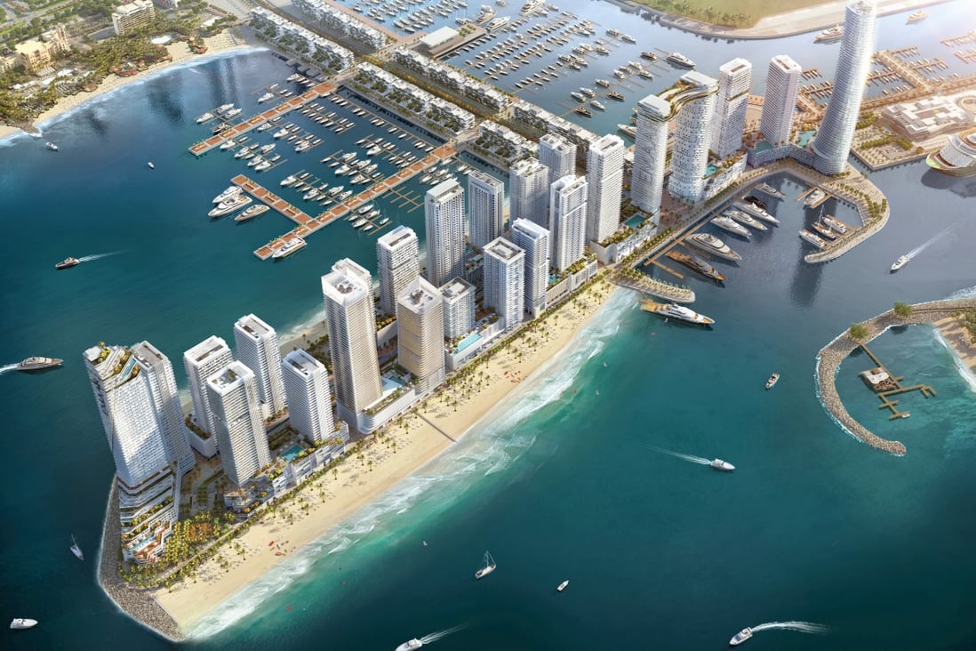 Emaar Beachfront Dubai is a new high-end area with its own mall and marina in the emirate of Dubai, UAE. Photo: Luxuryproperty.com