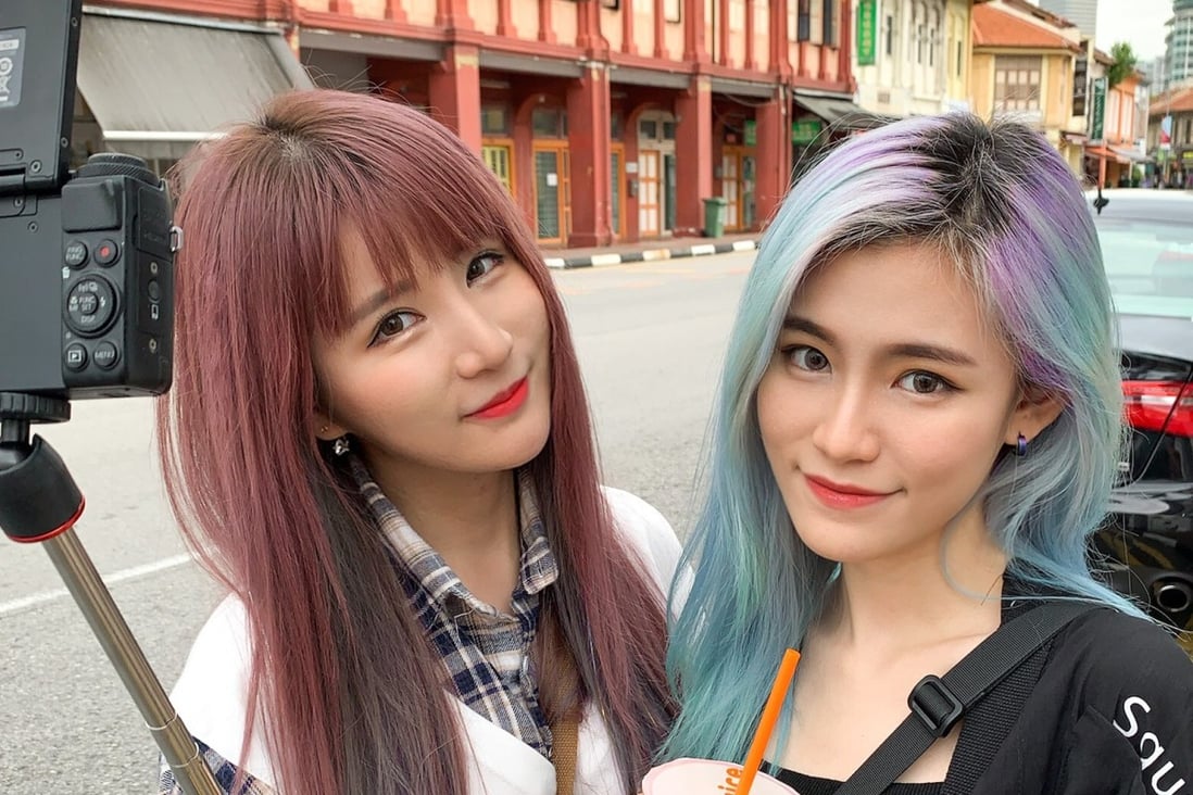 Singaporean sisters Tiffanie (left) and Michy Lim say they create videos in Mandarin to help other young people in the city state embrace the language. Photo: Tiffanie and Michy Lim