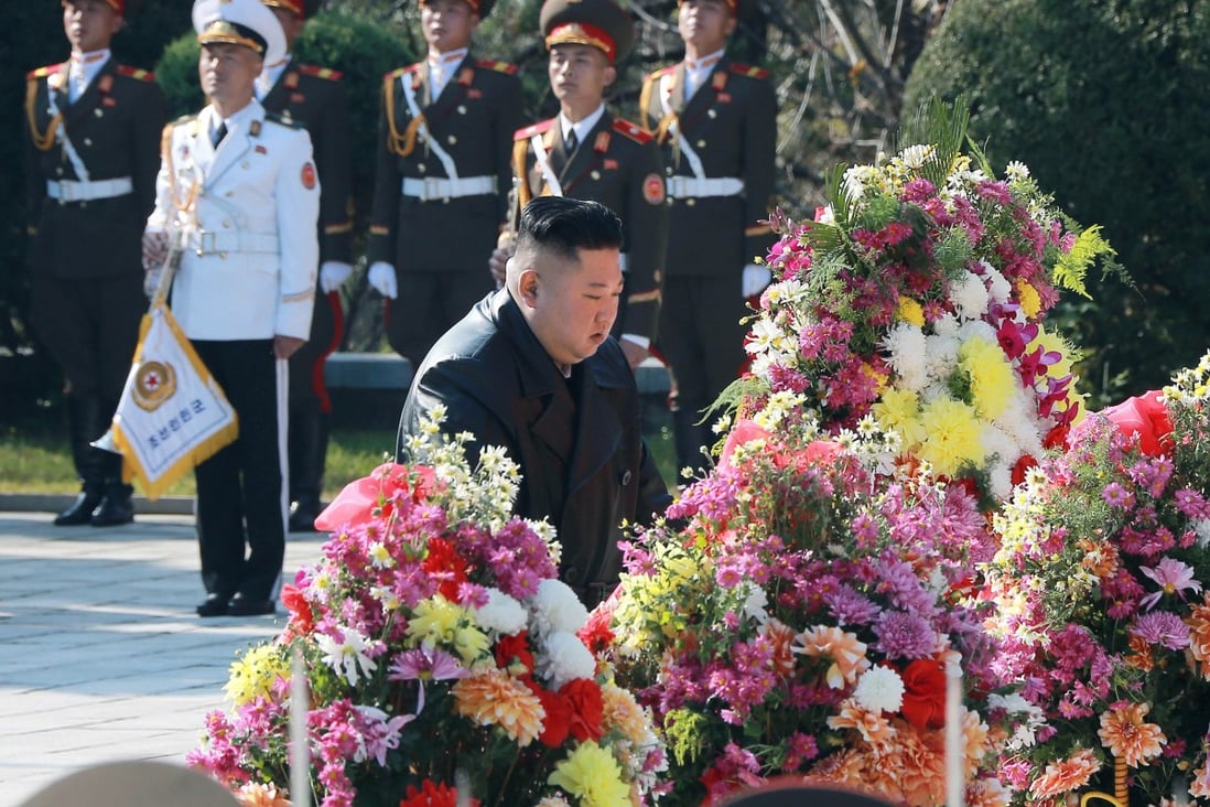 North Korean leader Kim Jong-un lays a floral tribute at the cemetery of the martyrs of the Chinese People's Volunteers (CPV) in Hoechang County, South Phyongan province on October 22. Photo: DPA